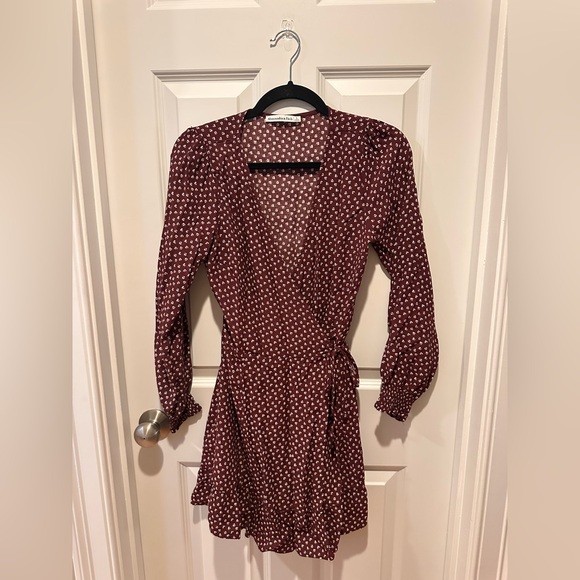 Abercrombie & Fitch Dresses & Skirts - Abercrombie & Fitch Burgundy Floral Long Sleeve Wrap Dress – Size S